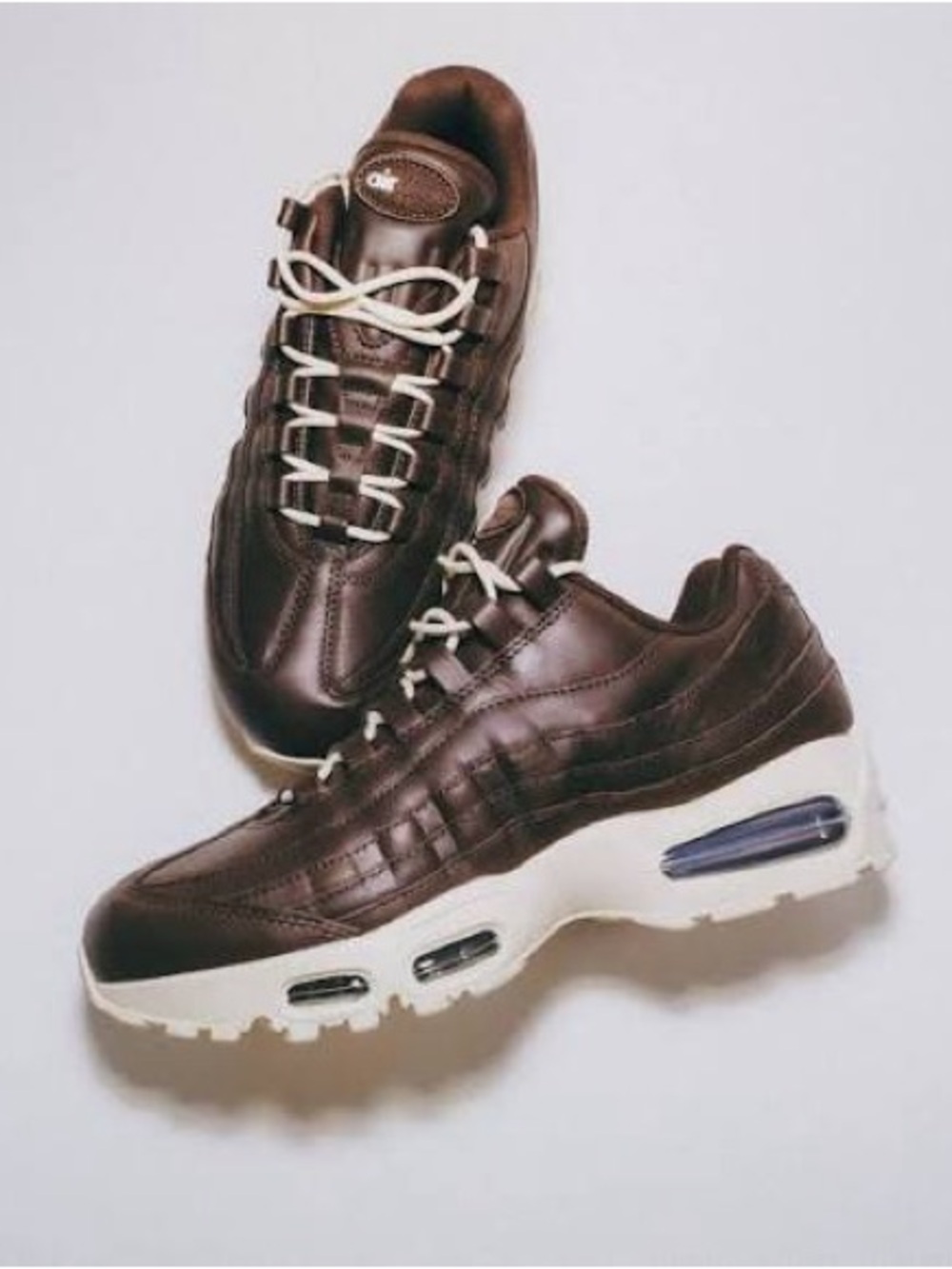 Men's NIKE AirMax Leather Sneakers - Classic Comfort